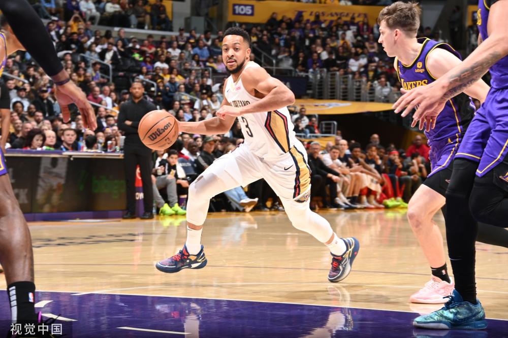 在这个背景 在这个背景