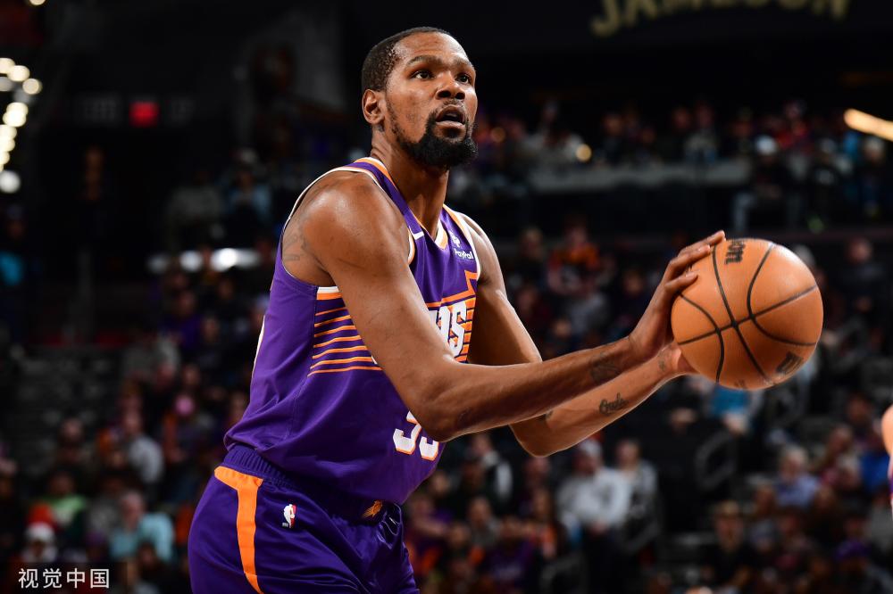 官方：巴萨签下19岁瑞典前锋巴尔德吉，据悉转会费约200万欧.